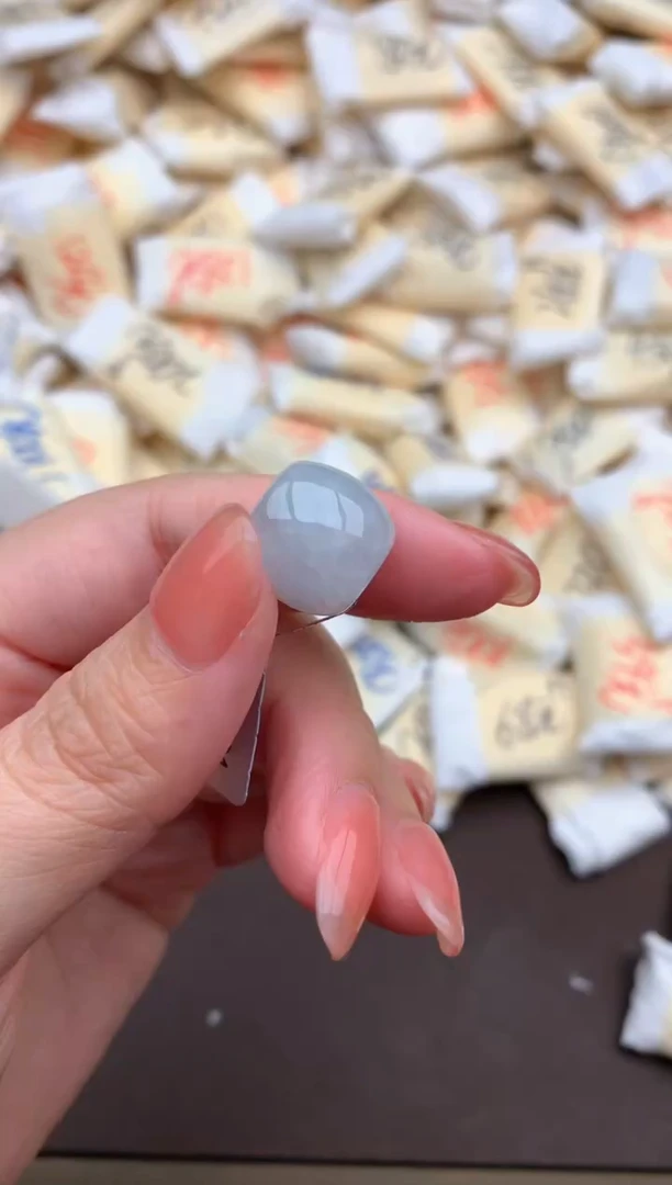 【闪购商品】翡翠挂件未镶嵌一