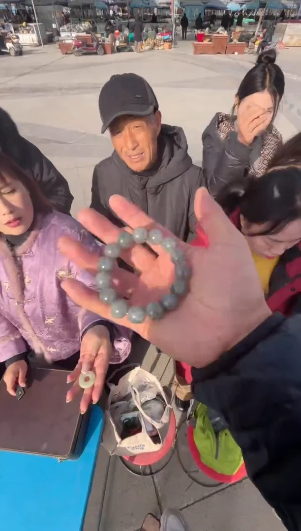 未镶嵌和田玉（糖玉）挂件和田玉