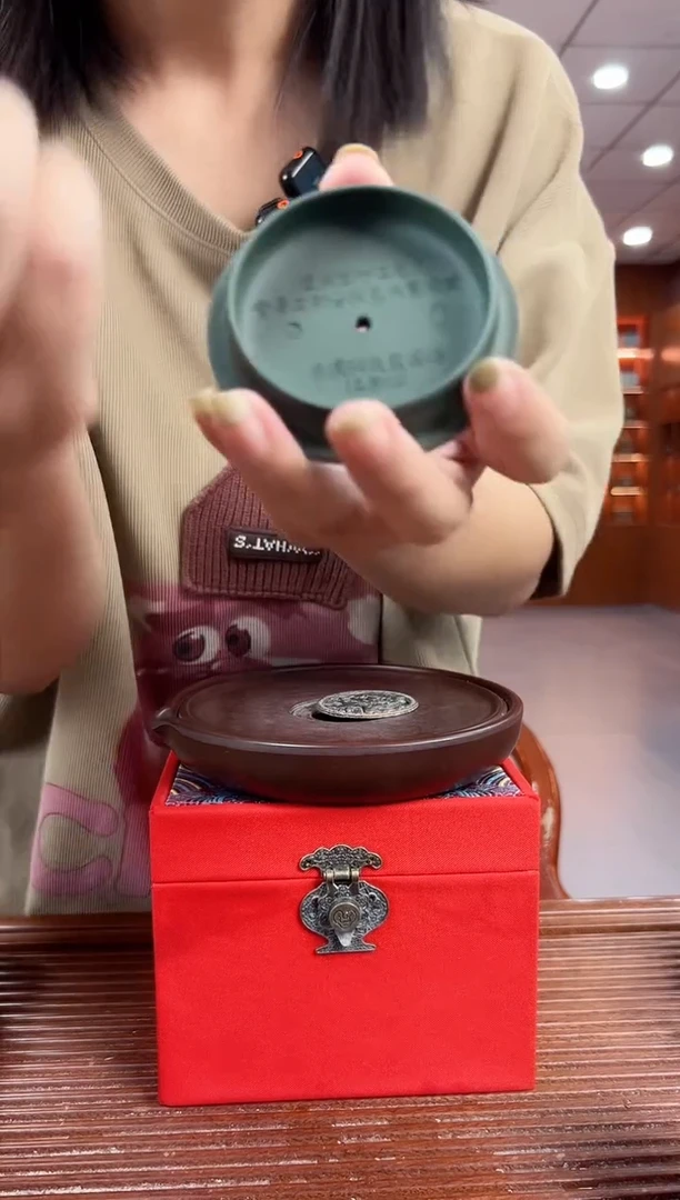 茶壶紫砂竹影双线扁竹鼓 民国绿泥 梅付春