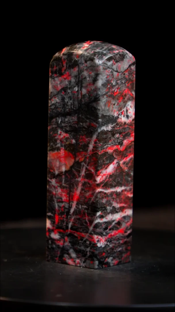 鸡血石刘关张鸡血石