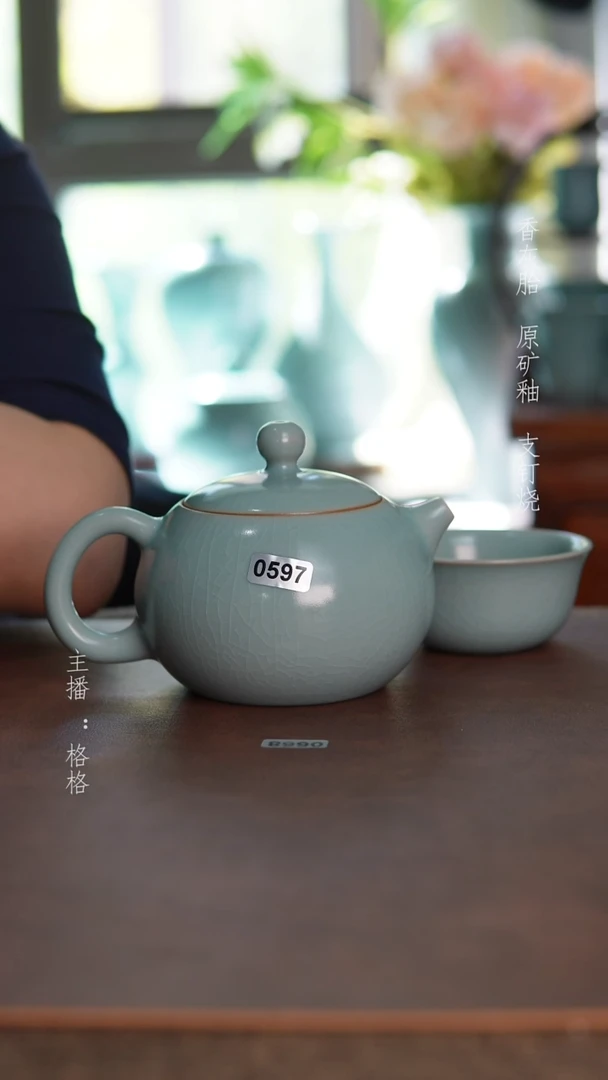 摆件天青釉西施壶270毫升精品