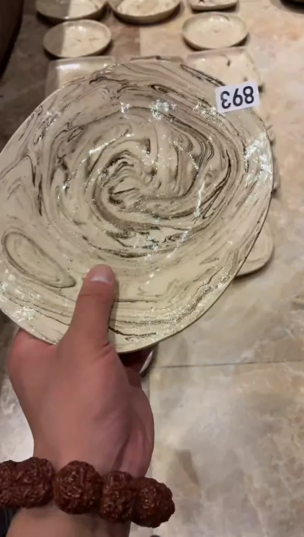 瓷片º**?983绞胎泥椭圆盘1个