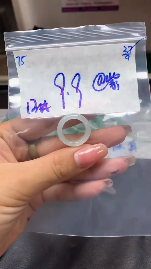 未镶嵌定制翡翠@***然75翡翠毛货需精细抛光挂件多样性拍一发一