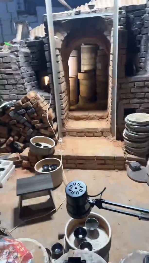 茶盏今晚在轻工匠人叶明龙窑柴烧现场开窑