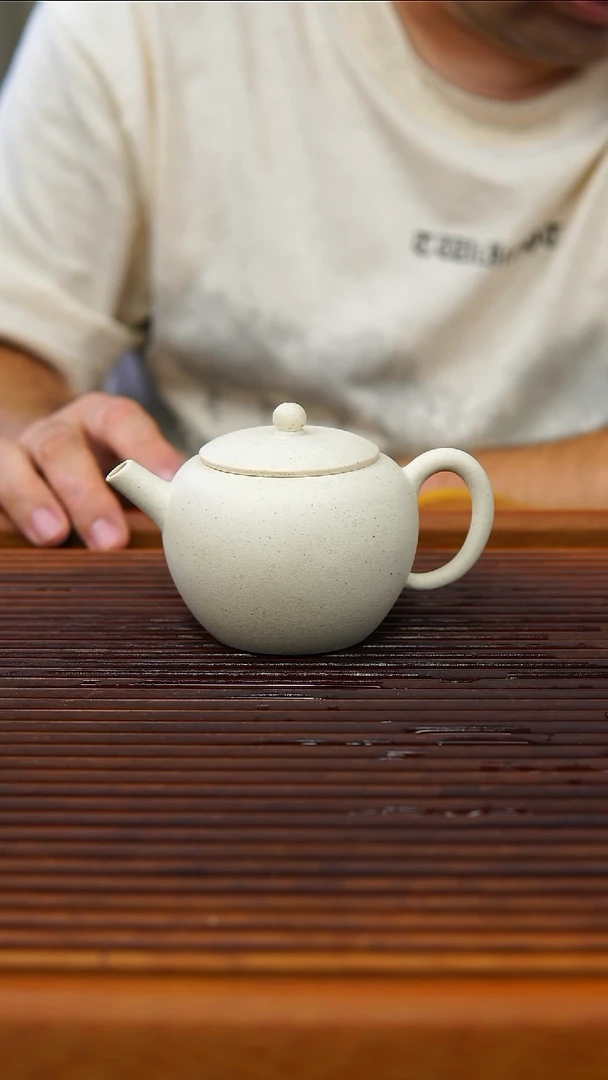 茶壶紫砂早期白泥巨轮150cc