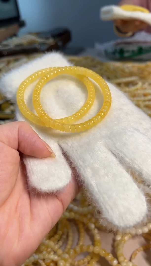 未镶嵌琥珀裸石蜡鸡多样性发其一