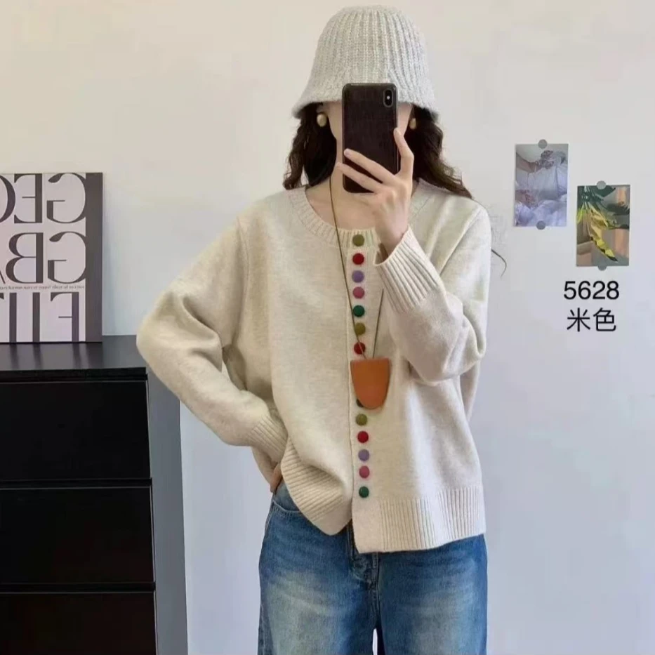 （大码针织女装）爆款秋冬新款女装彩扣开衫女款长袖时尚毛衣