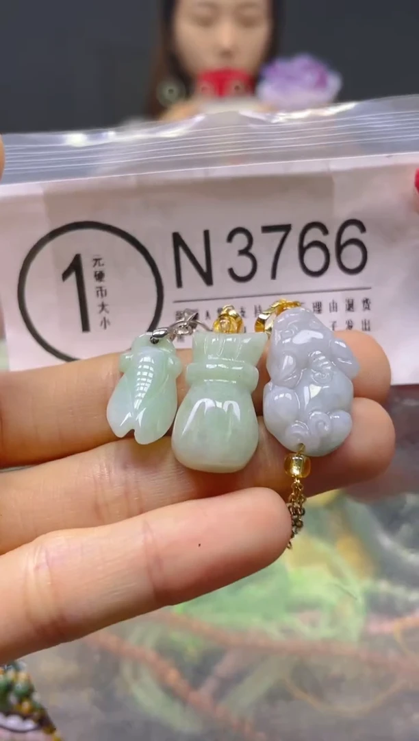 颈饰未镶嵌翡翠/N/翡翠A货，一件也是批发价