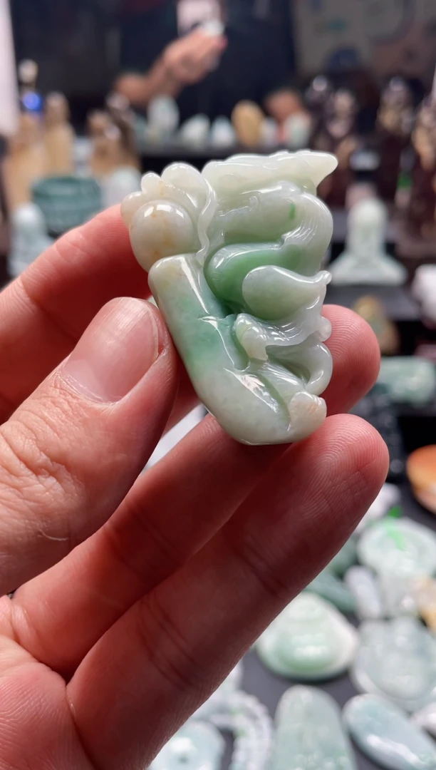 翡翠未镶嵌颈饰天然翡翠a货