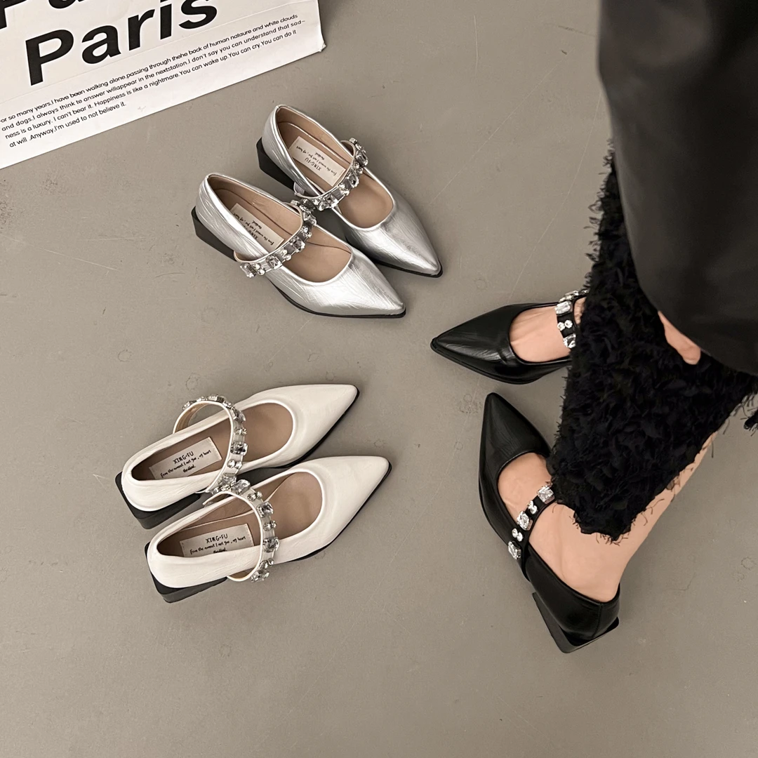 暮秋秋法式白色粗跟玛丽珍女鞋2025春季新款配一字带尖头休闲单鞋