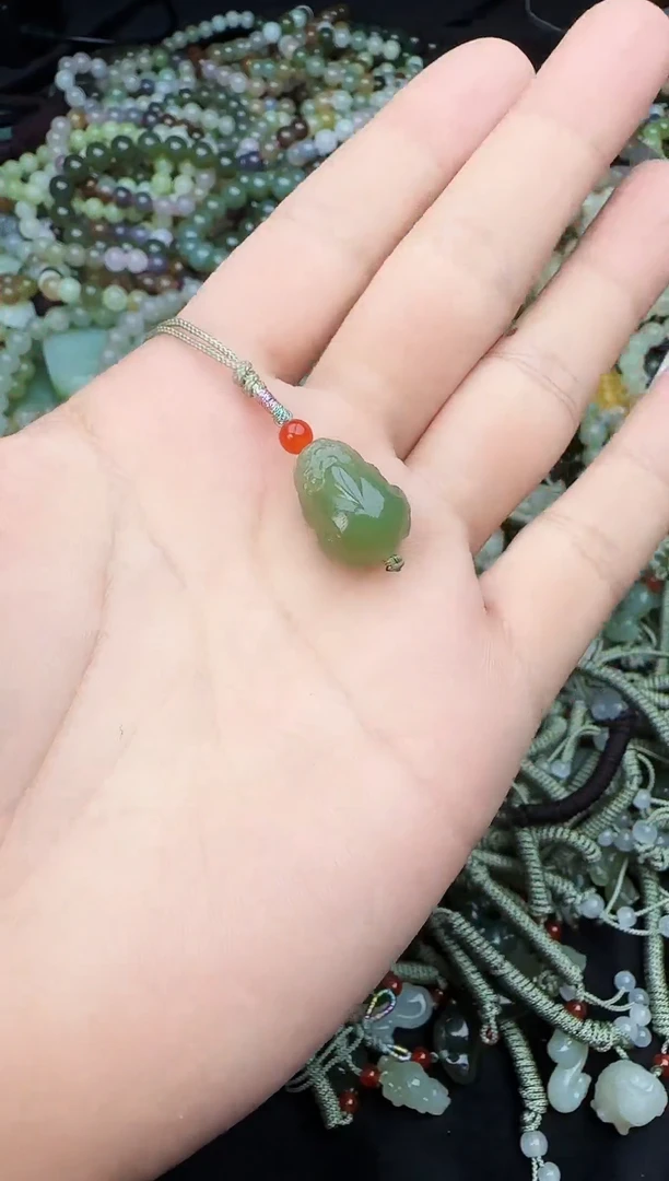 和田玉未镶嵌颈饰拍一发一