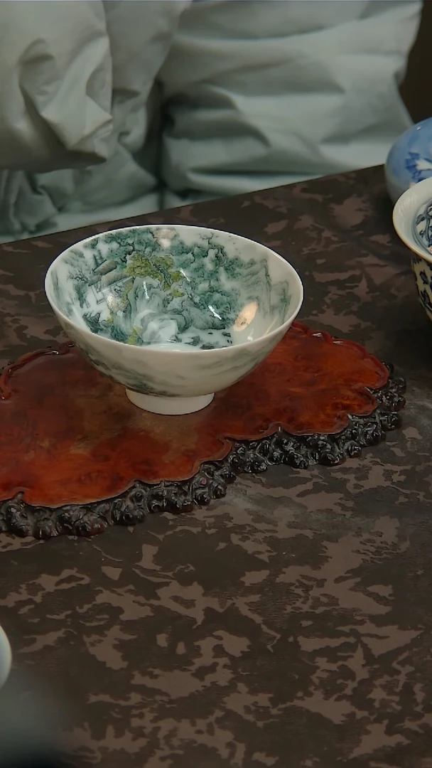 【闪购商品】青花手绘山水主人杯！