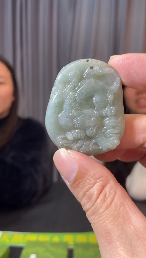 未镶嵌挂件翡翠1