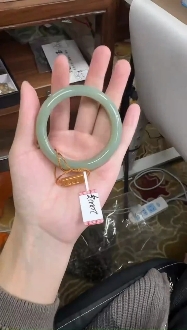 未镶嵌手镯和田玉56