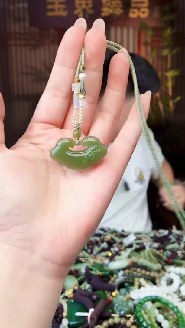 未镶嵌和田玉挂件多样性发货拍一发一