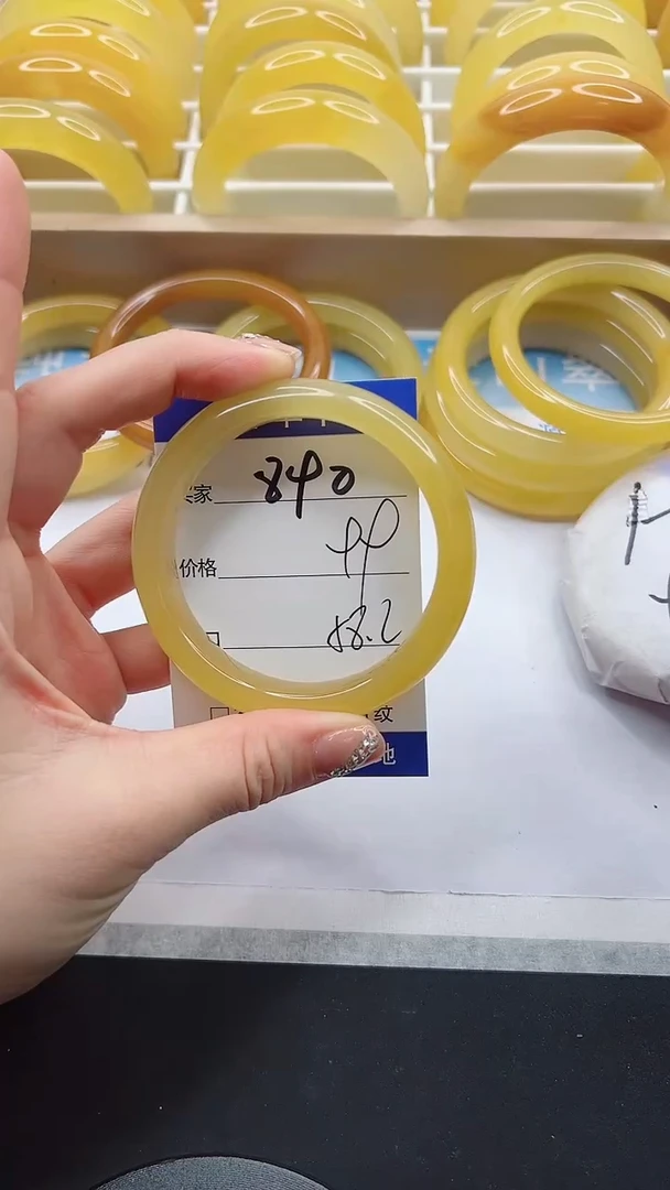 【闪购商品】石英质玉手镯未镶嵌890-58+