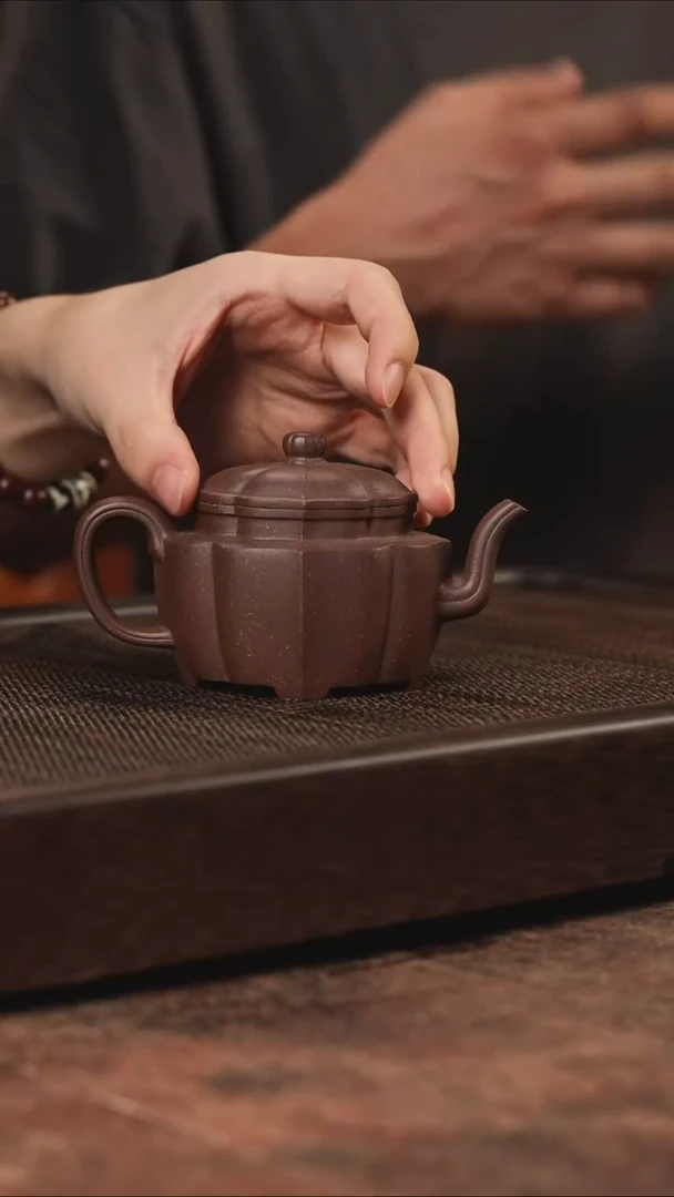 宜兴紫砂大彬宝菱