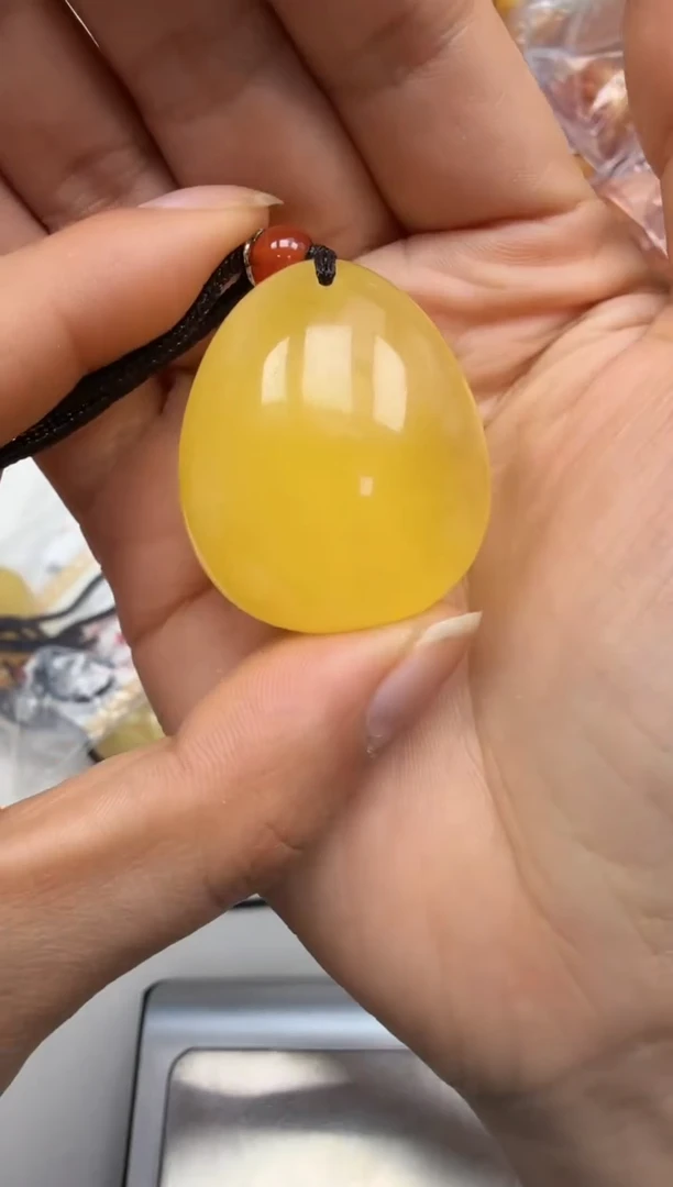 裸石琥珀未镶嵌如图