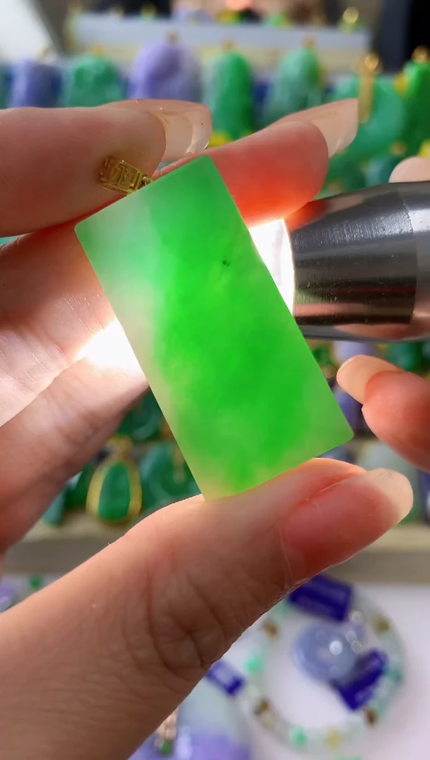 翡翠18K金镶嵌吊坠(不含链)挂件