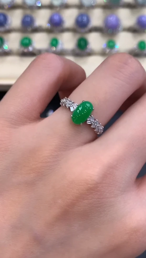 18K金镶嵌戒指翡翠a32