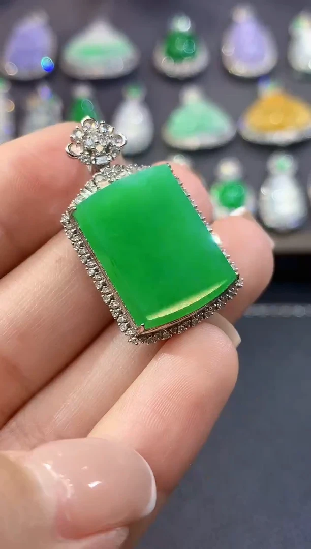 吊坠(不含链)18K金镶嵌翡翠C51