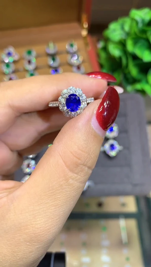 戒指蓝宝石18K金镶嵌1.22ct