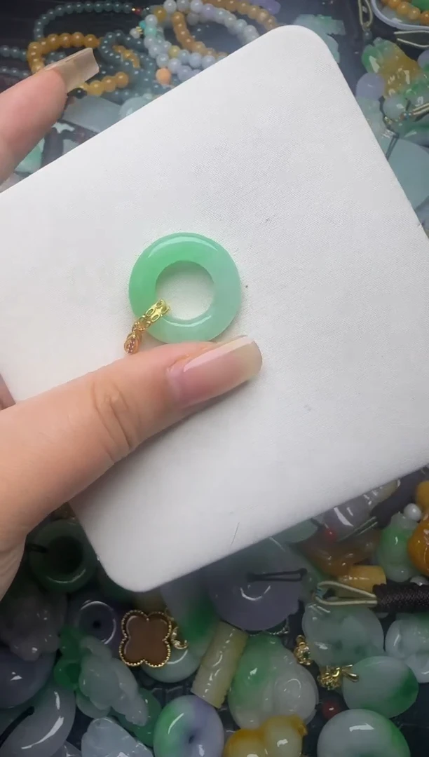 翡翠未镶嵌颈饰天然缅甸翡翠吊坠