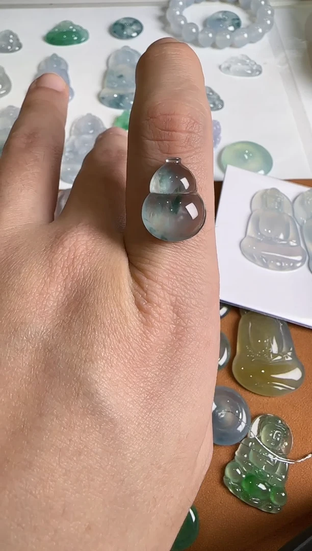 吊坠(不含链)未镶嵌翡翠.