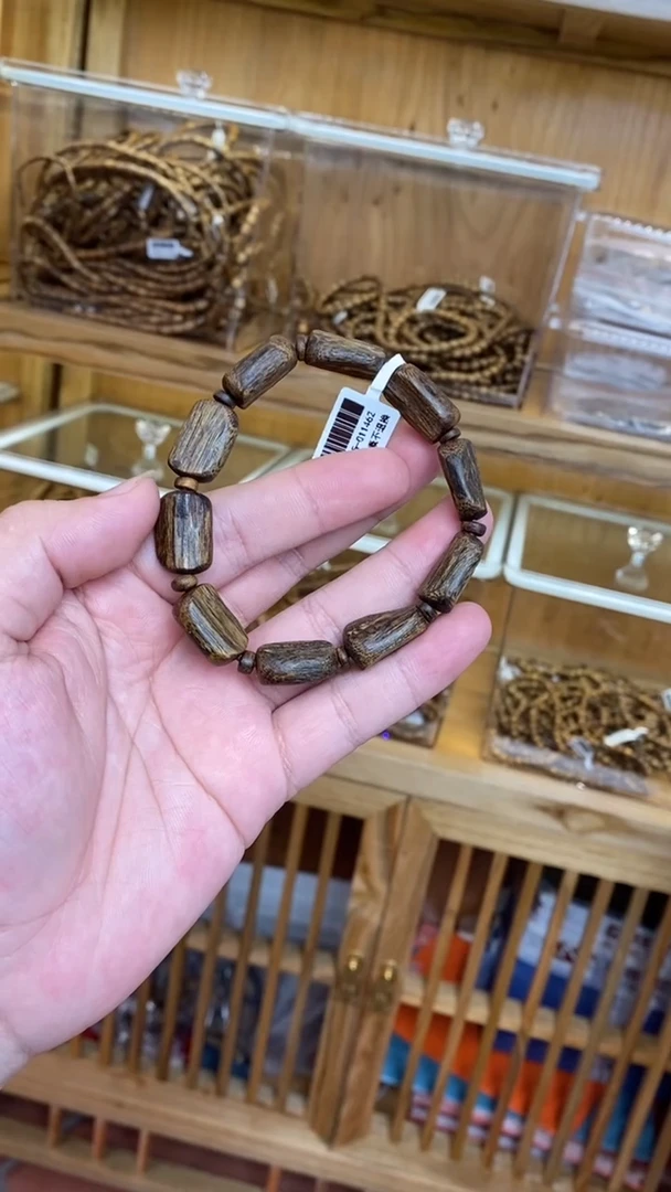 沉香手串海南红金猊随型单圈沉水多样性发其一