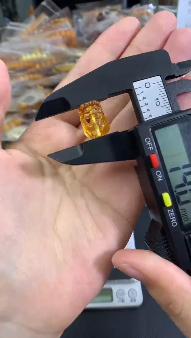 蜜蜡未镶嵌珠宝奇石1