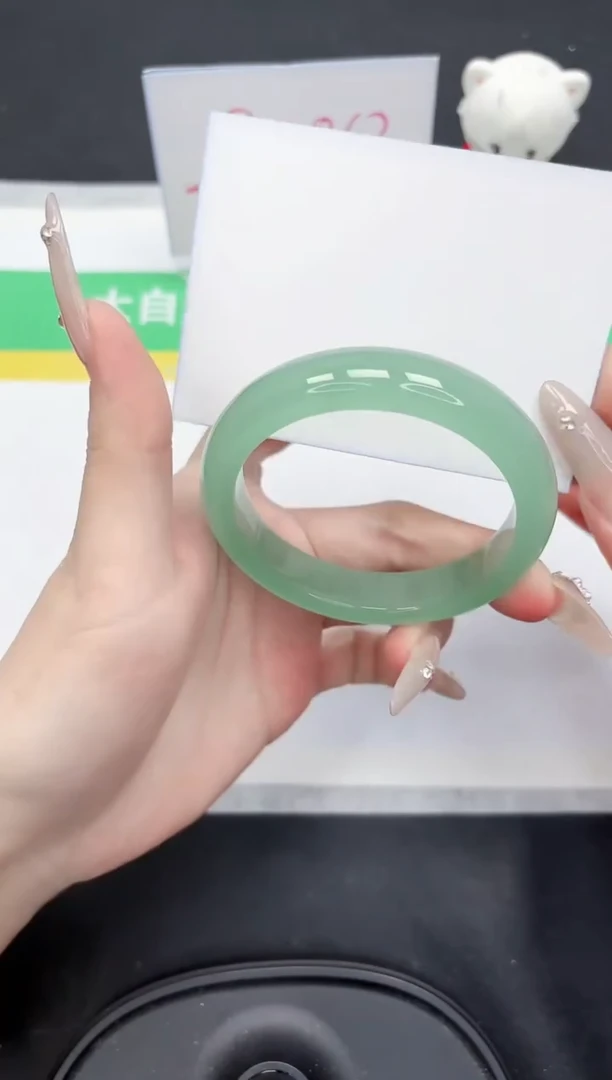 【闪购商品】石英质玉手镯未镶嵌23-56.3