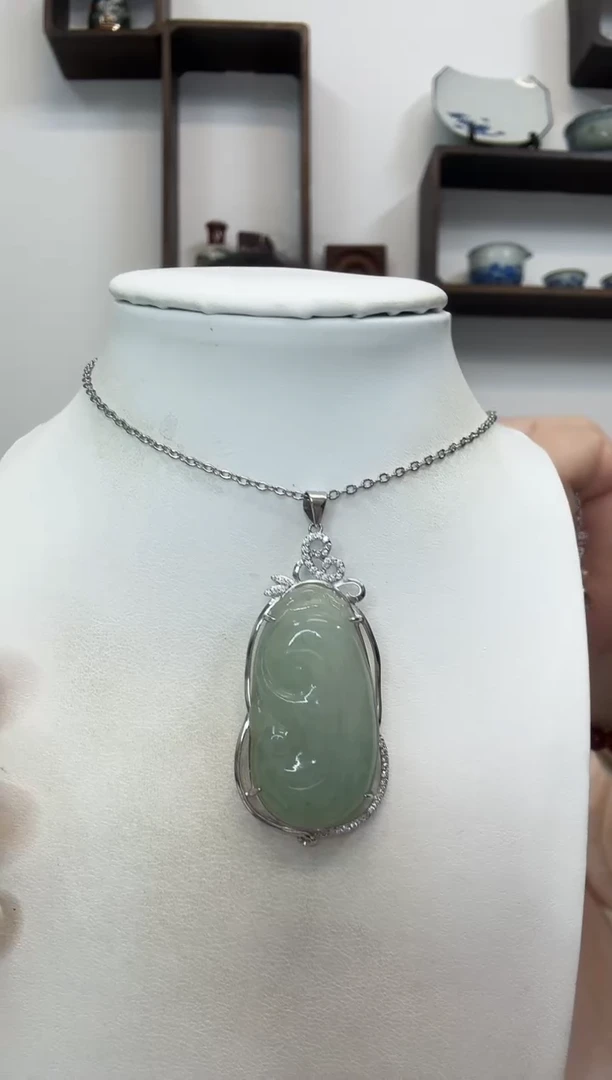 吊坠(赠链)银S925镶嵌翡翠小如意