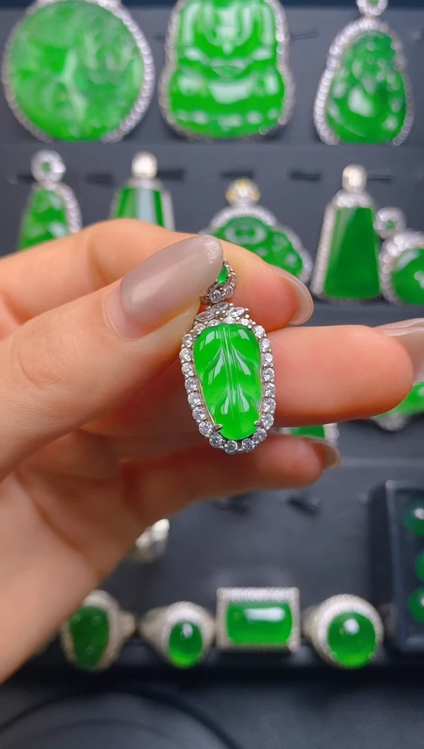 翡翠银S925镶嵌吊坠(赠链)吊坠