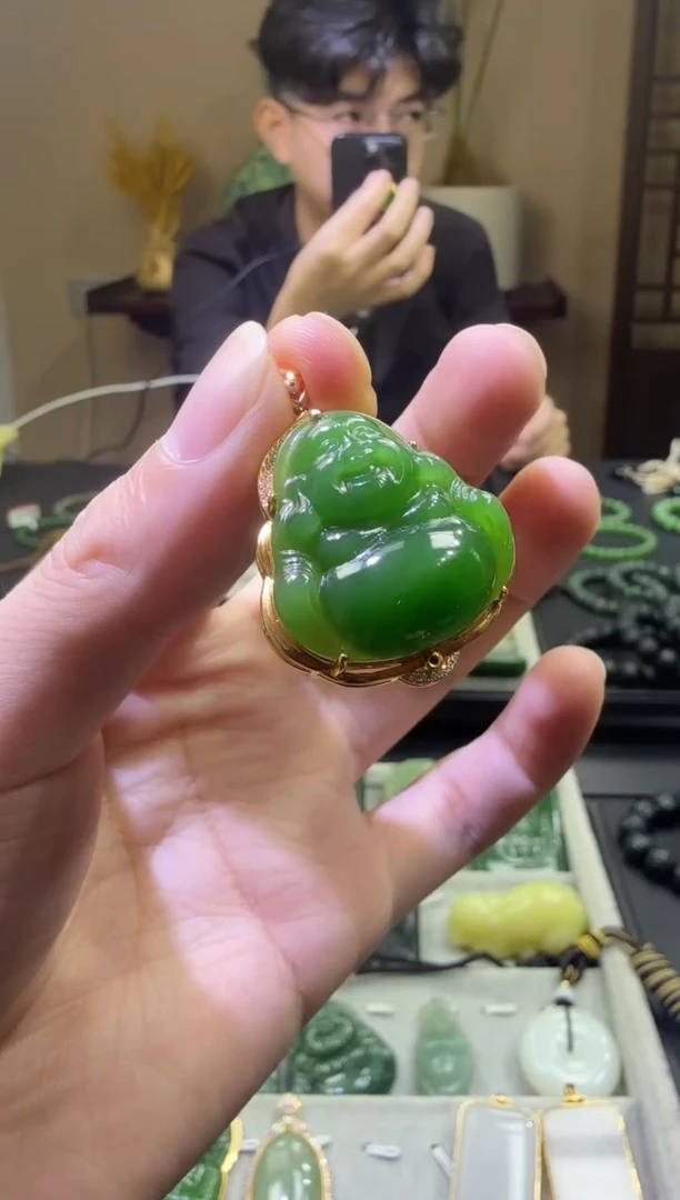 颈饰18K金镶嵌和田玉12