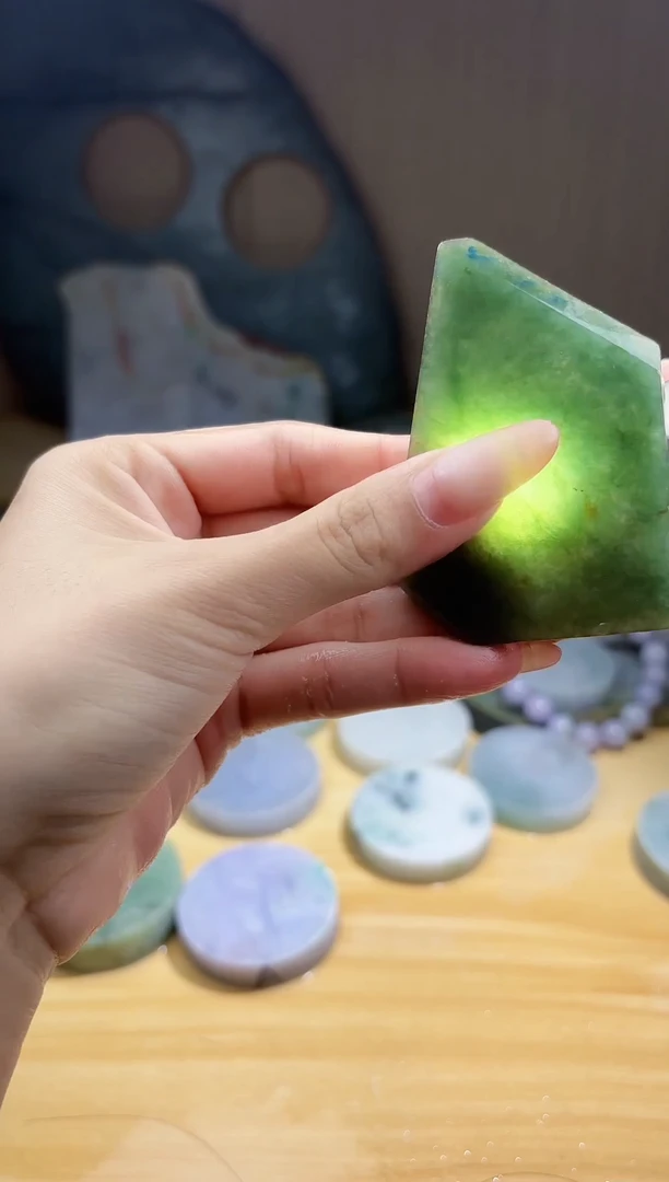 翡翠未镶嵌颈饰翡翠A货 温谭559