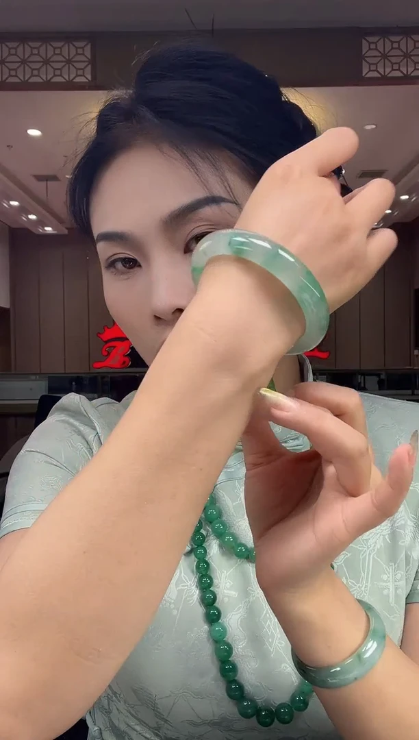 石英质玉手镯未镶嵌1