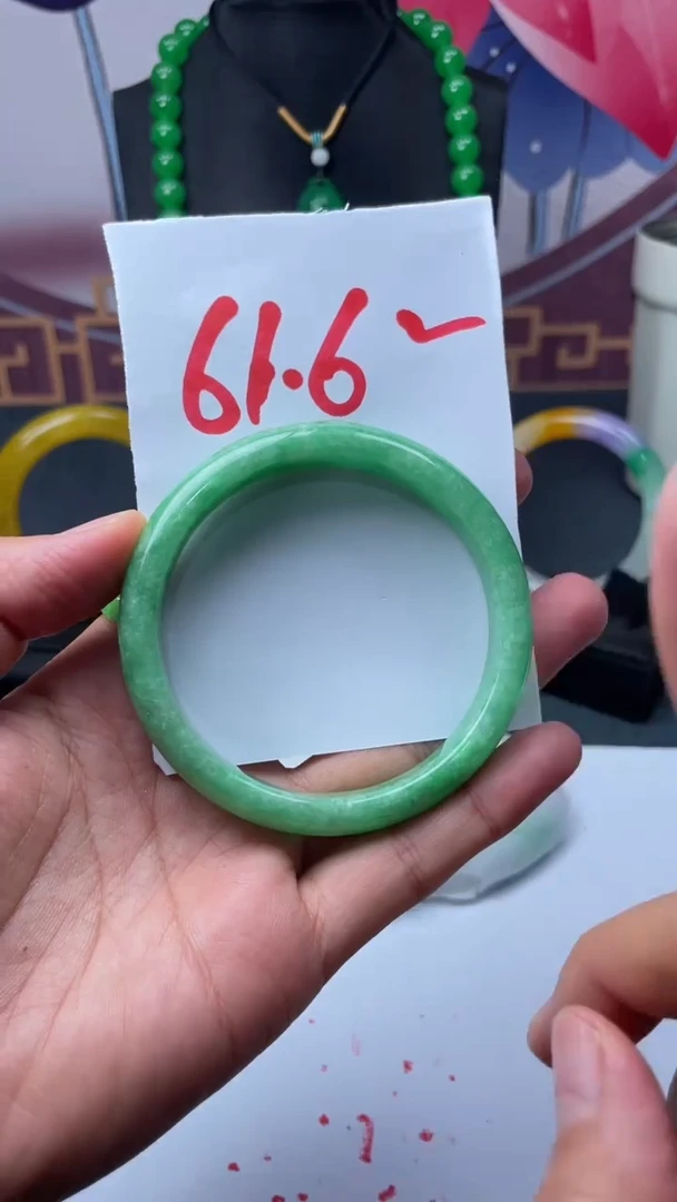 非金属仿水晶芳**萋手镯