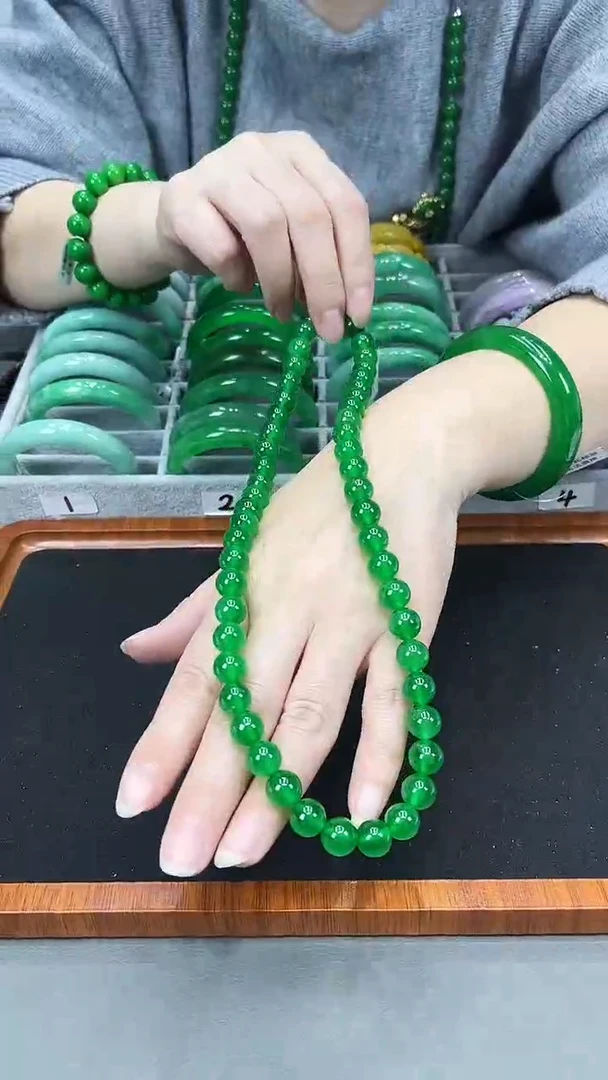 【闪购商品】砖雕h66 正阳绿项链 卡10mm