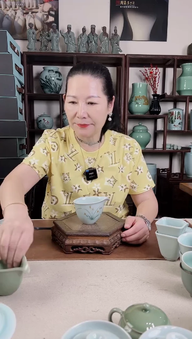 釉中彩 兰花画 固定不