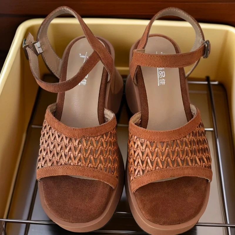 镂空鱼嘴铆钉系带修面皮时装凉鞋舒适时尚城市游牧风休闲105-1