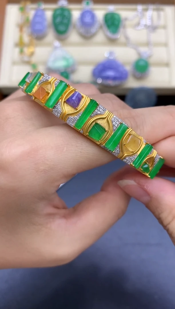 18K金镶嵌手镯翡翠371-中国好珍宝