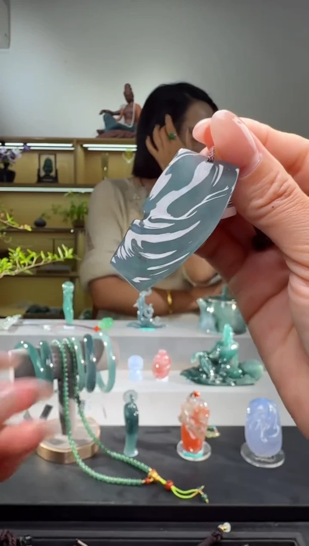 吊坠(不含链)未镶嵌翡翠形意