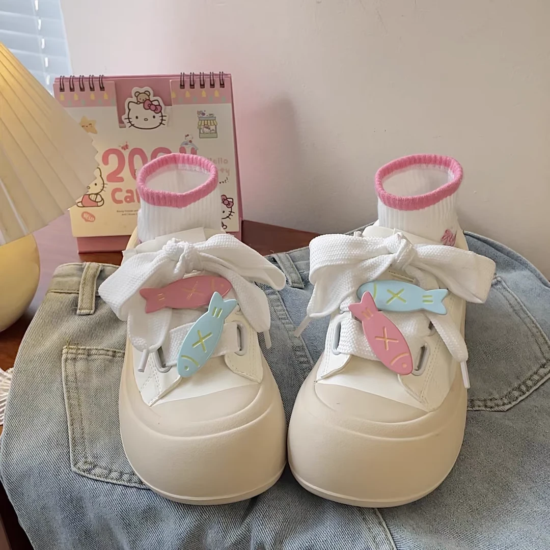 女童卡通板鞋2025春秋季新款软底面包鞋儿童圆头运动鞋中大童休闲