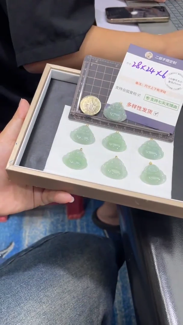 翡翠挂件18K金镶嵌佛公多样性发其一CP8配绳