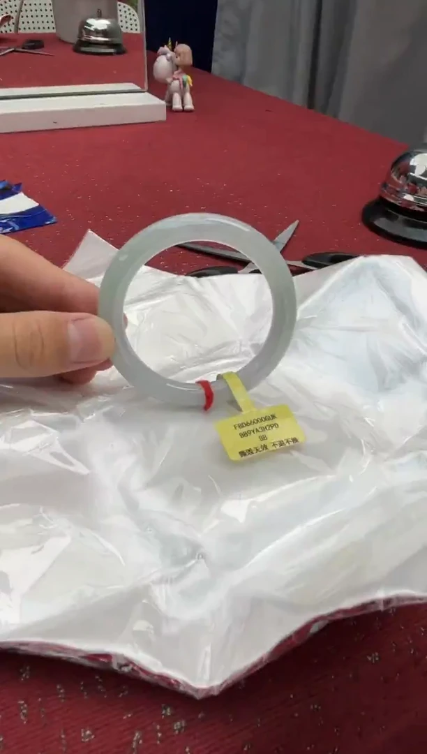 未镶嵌手镯（圆镯）翡翠翡翠手镯4