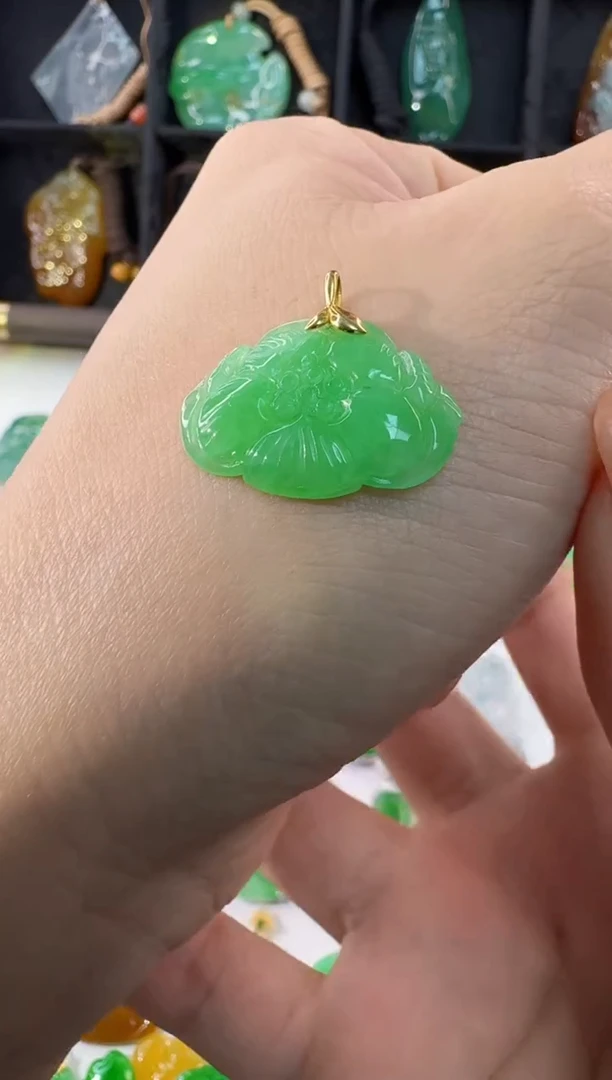 颈饰18K金镶嵌翡翠缅甸A货翡翠