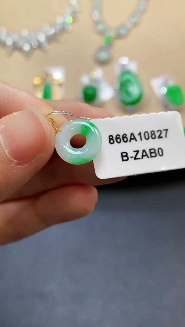 【闪购商品】翡翠吊坠(不含链)18K金镶嵌3766