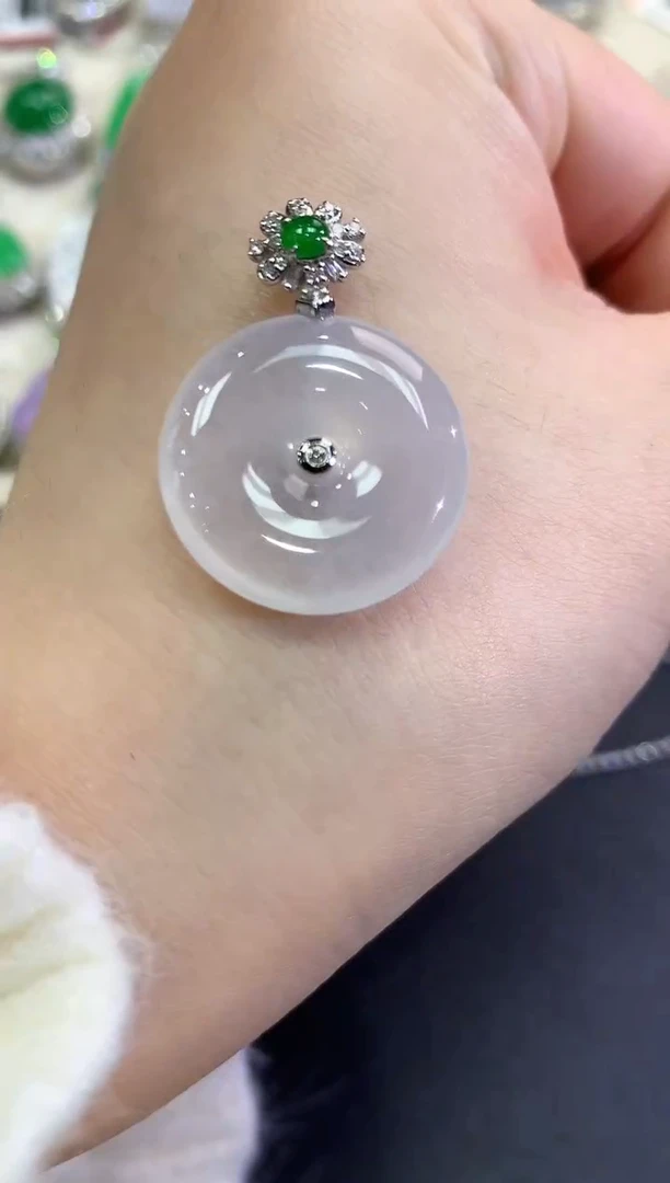 【闪购商品】翡翠颈饰18K金镶嵌B39