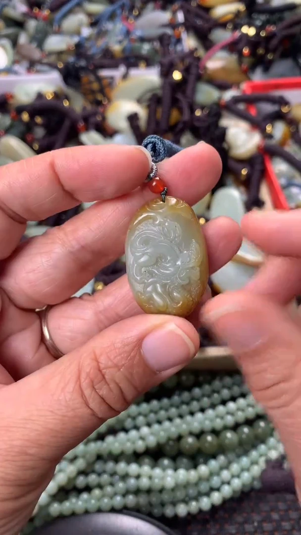 【闪购商品】和田玉颈饰未镶嵌多样性发货没有证书拍一发一有瑕