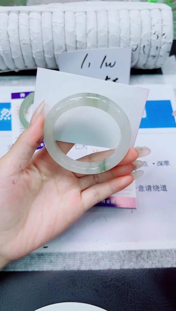 未镶嵌手镯石英质玉77/54